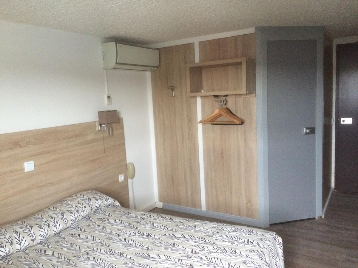 Hotel Les Tourrades Cannes Esterno foto
