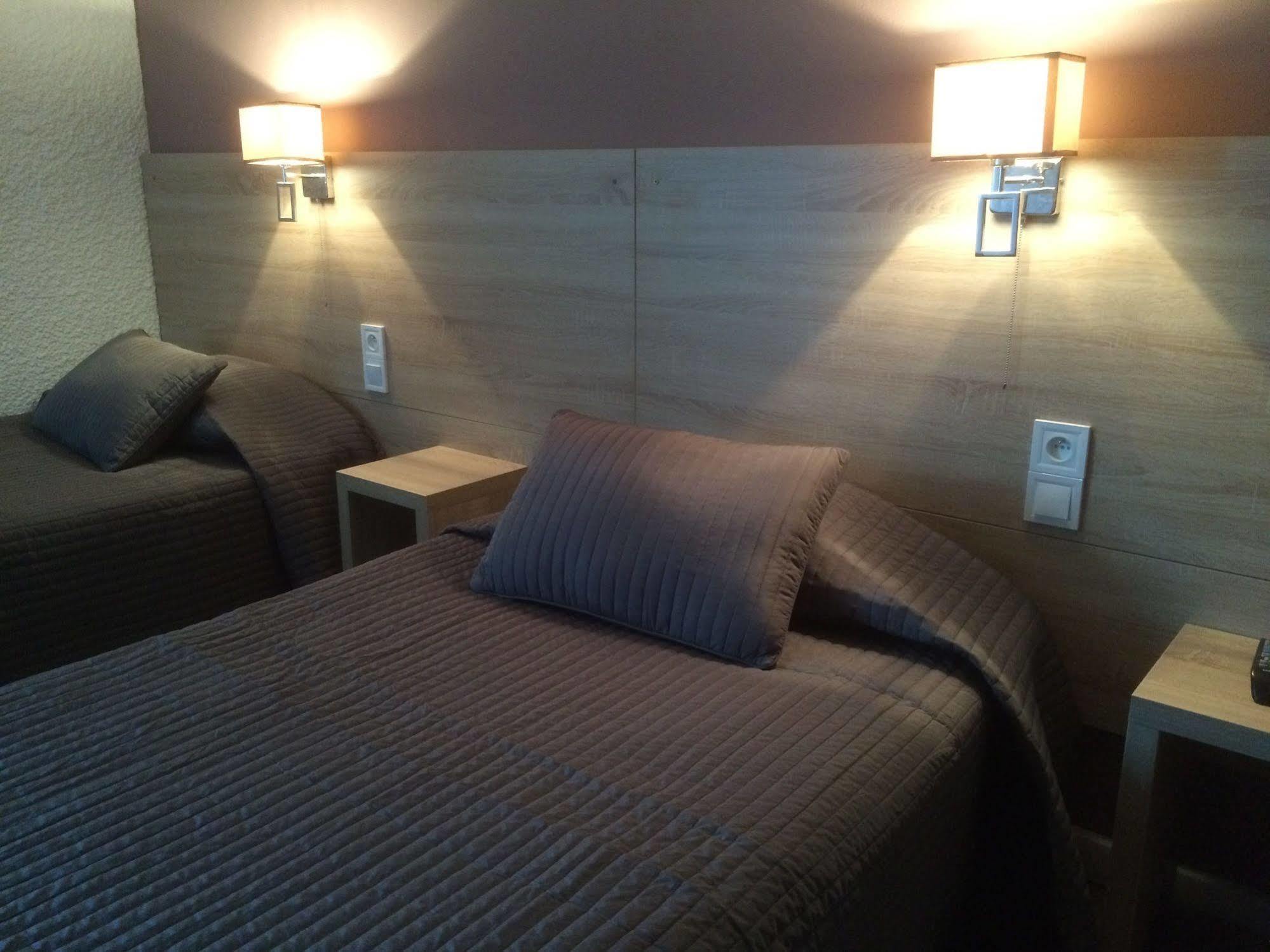 Hotel Les Tourrades Cannes Esterno foto