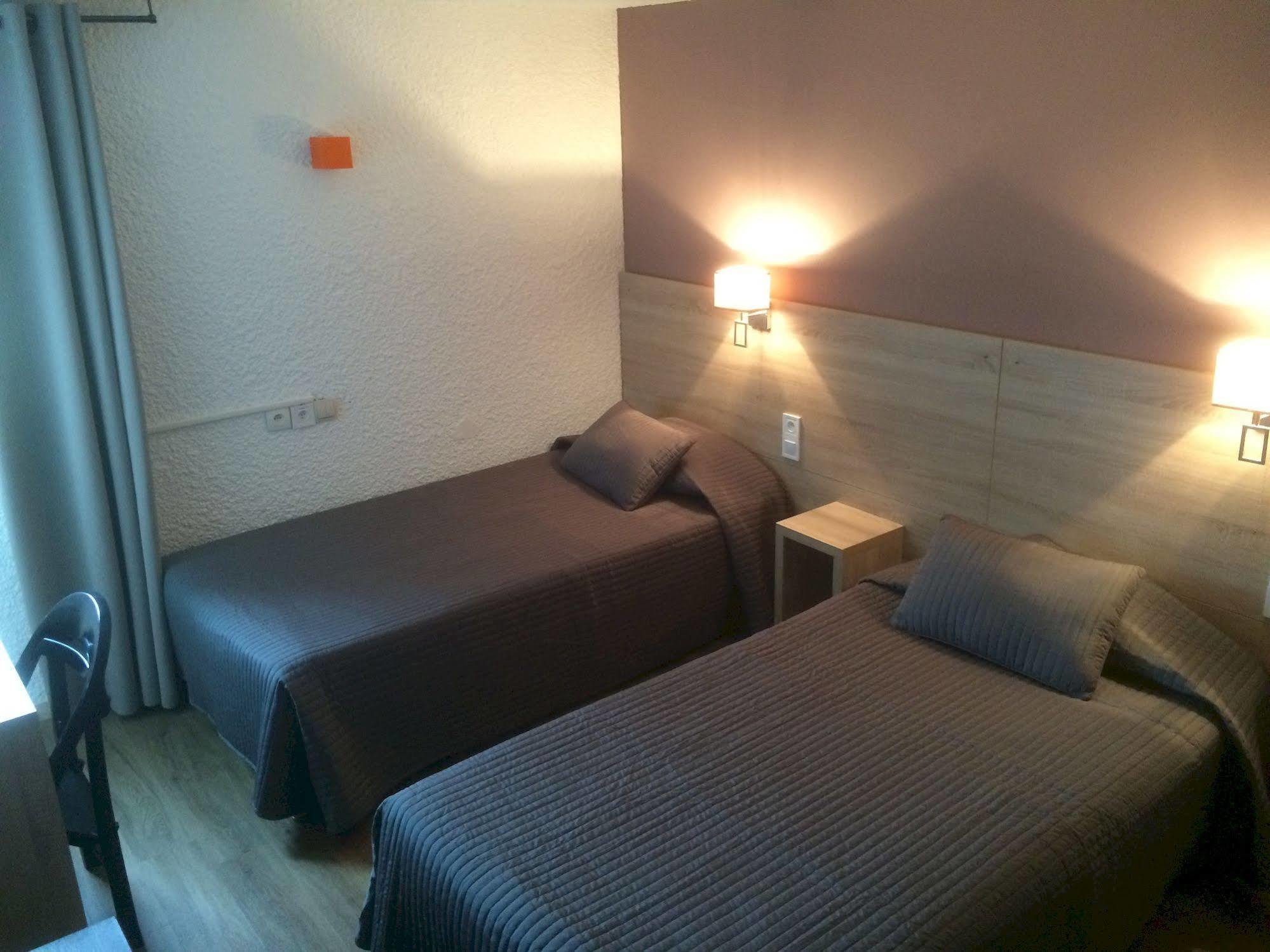 Hotel Les Tourrades Cannes Esterno foto